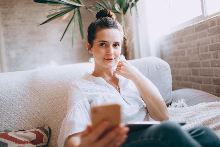 Patient messaging a clinic from a phone
